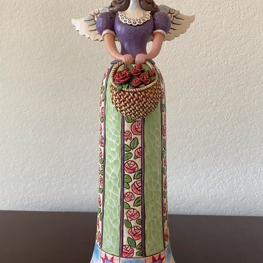 Jim Shore Heartwood Creek 2006 “Basket of Beauties” Angel Figurine with Roses!